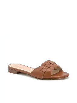 Brown leather mule with intertwined band. Leather lining, leather sole. 1 cm hee