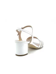 White leather sandal. Leather lining, leather sole. 5,5 cm heel.
