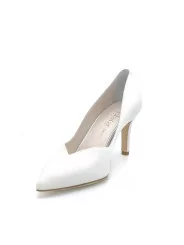 White laminate fabric pump with a sweetheart collar. Leather lining. Leather sol