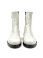 Ivory leather boot. Leather lining, rubber sole. 3,5 cm heel.