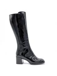 Black patent leather  with creased effect boot. Leather lining, rubber sole. 6 c