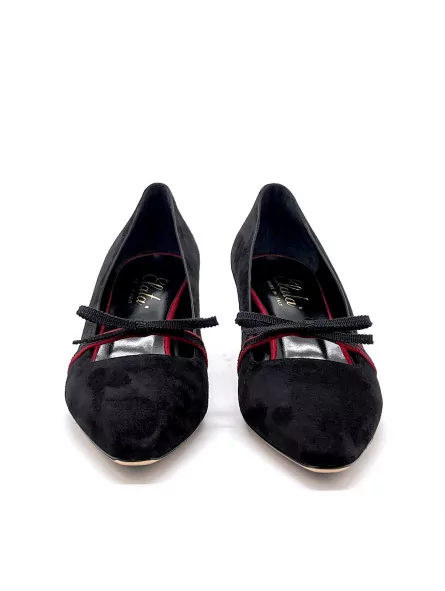 Black suede pump with grosgrain ribbon and red suede detail. Leather lining, lea