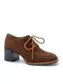 Brown suede lace-up shoe. Leather lining, rubber sole. 6 cm heel.