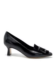 Black leather and suede pump with “buckle” accessory. Leather lining, leathe