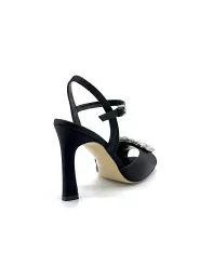 Sandalo in 100% seta nera con accessorio “buckle” gioiello. Fodera in pelle,