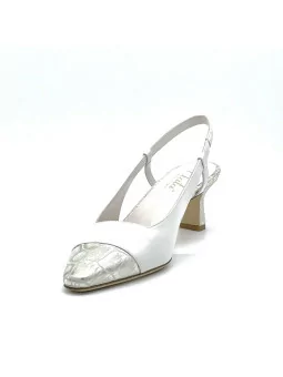 White leather and white/gold printed leather slingback. Leather lining. Leather 