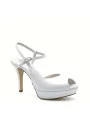 Pearly white leather sandal with platform. Leather lining. Leather sole. 10 cm h
