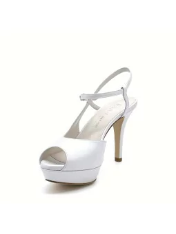 Pearly white leather sandal with platform. Leather lining. Leather sole. 10 cm h