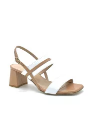 White and tan leather sandal. Leather lining, leather sole. 5,5 cm heel.