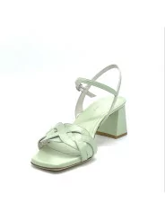 Green leather sandal with intertwined band. Leather lining. Leather sole. 5,5 cm