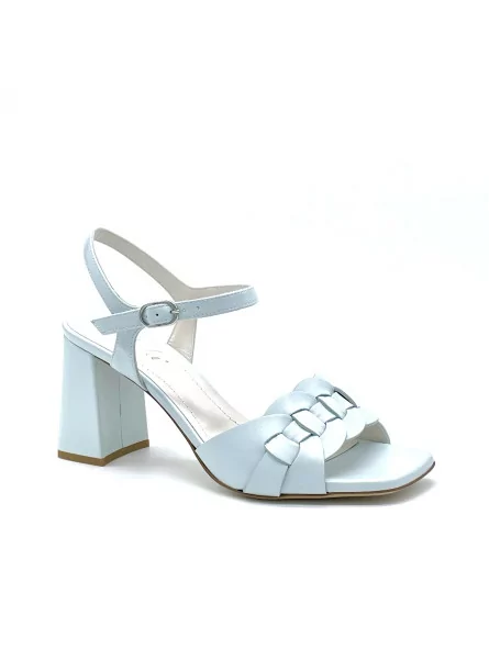 Ice colour leather sandal with intertwined band. Leather lining. Leather sole. 7