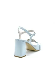 Ice colour leather sandal with intertwined band. Leather lining. Leather sole. 7