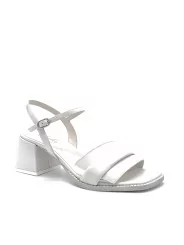 White leather sandal. Leather lining. Leather sole. 5,5 cm heel.