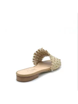 Beige raffia and tan leather mule. Leather lining. Leather sole. 1 cm heel.
