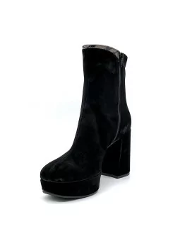 Black suede boot with brown printed leather insert. Leather lining, rubber sole.