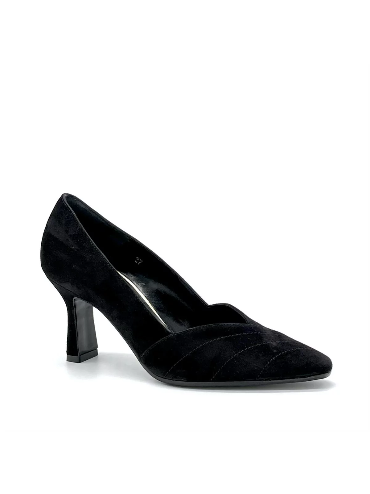 Black suede pump. Leather lining, leather and rubber sole. 7,5 cm heel.
