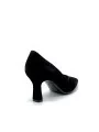 Black suede pump. Leather lining, leather and rubber sole. 7,5 cm heel.