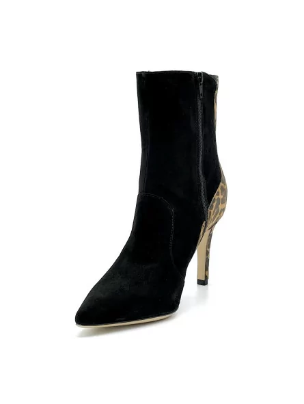 Black suede and printed suede boot. Leather lining, leather sole. 8,5 cm heel.