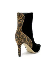 Black suede and printed suede boot. Leather lining, leather sole. 8,5 cm heel.