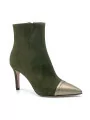 Green suede and green laminate leather boot. Leather lining, leather sole. 8,5 c