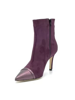 Purple suede and purple laminate leather boot. Leather lining, leather sole. 8,5