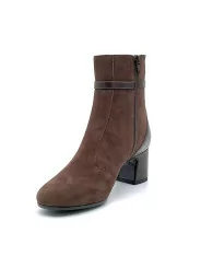 Brown leather and suede boot with golden buckle. Leather lining, leather sole. 5
