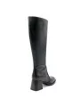 Black leather boot. Leather lining, rubber sole. 6 cm heel.