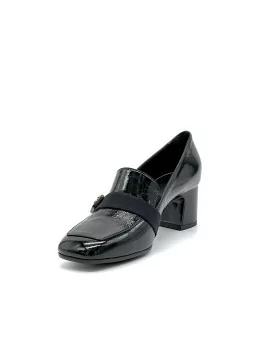 Black patent leather with creased effect moccasin with accessory and gros grain 