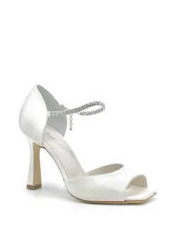 White 100% silk sandal with jewel strap. Leather lining. Leather sole. 9,5 cm he