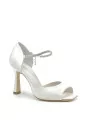 White 100% silk sandal with jewel strap. Leather lining. Leather sole. 9,5 cm he