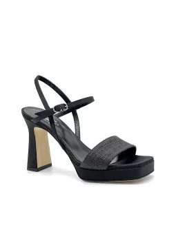Black satin and raffia sandal. Leather lining. Leather sole. 9,5 cm heel and 2 c