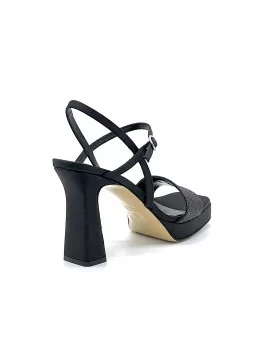 Black satin and raffia sandal. Leather lining. Leather sole. 9,5 cm heel and 2 c
