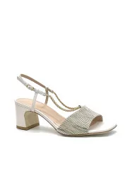 Butter-coloured leather and multicolour fabric sandal with golden chain. Leather