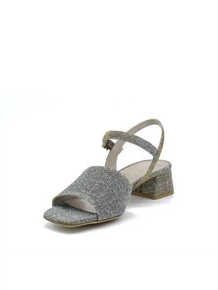 Bronze laminate fabric sandal. Leather lining. Leather sole. 3,5 cm heel.