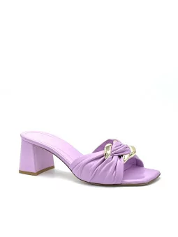 Lavender leather mule with gold accessory. Leather lining. Leather sole. 5,5 cm 