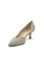 Gold laminate fabric pump with V-neck, open from the inside. Leather lining Leat
