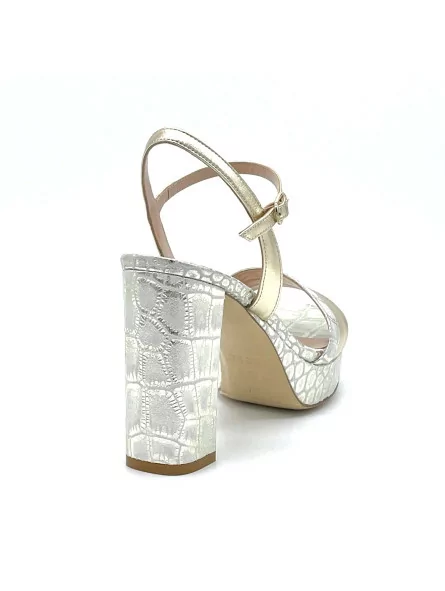 Gold laminate leather and white/gold printed leather sandal. Leather lining. Lea