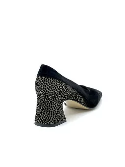 Black and printed beige and black suede pump. Leather lining, leather and rubber
