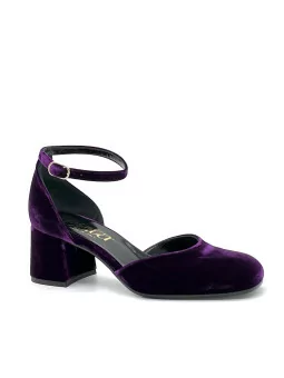 Purple velvet d’orsay. Leather lining, leather sole. 5,5 cm heel.