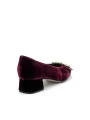 Bordeaux velvet pump with satin ribbon and jewel buckle. Leather lining, leather