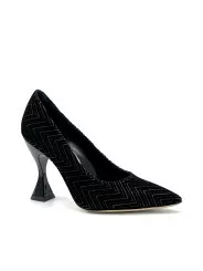 Black glitter velvet pump. Leather lining, leather and rubber sole. 9,5 cm heel.