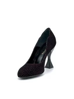 Printed bordeaux and black suede pump. Leather lining, leather sole. 9,5 cm heel