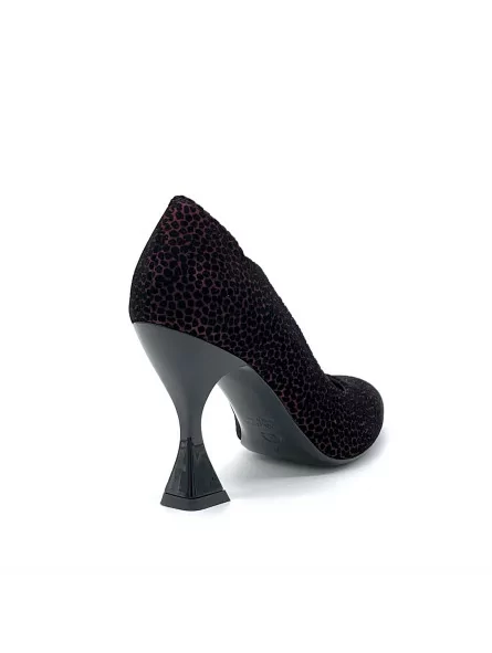 Printed bordeaux and black suede pump. Leather lining, leather sole. 9,5 cm heel