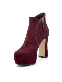 Bordeaux suede and patent boot. Leather lining, leather and rubber sole. 10,5 cm