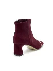 Stivaletto in camoscio Bordeaux e rosa chiaro. Fodera in pelle, suola in cuoio e