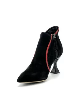 Black suede and red glitter boot. Leather lining, leather and rubber sole. 7,5 c