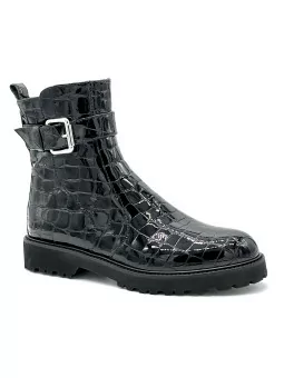 Black printed patent leather boot. Leather lining, rubber sole. 3 cm heel.