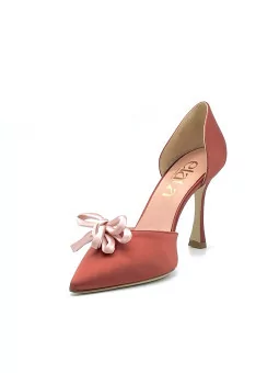 Bronze silk d’orsay with pink silk bow. Leather lining, leather sole. 9,5 cm h