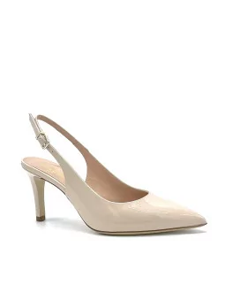 Nude patent slingback. Leather lining, leather sole. 7,5 cm heel.