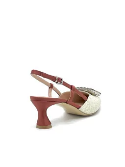 Slingback in rafia beige e raso di seta bronzo con fibbia gioiello. Fodera in pe